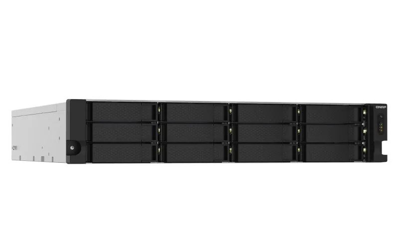 QNAP TS-1232PXU-RP-4G Rack NAS 2U farklı açıdan görünüm